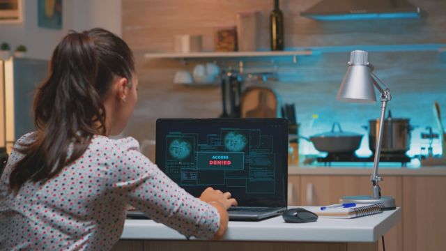Manajemen Karyawan Dengan Sistem Online