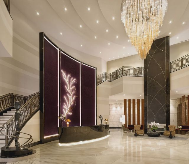 The Ritz-Carlton Astana dan clockster: Inovasi dalam Manajemen Staf